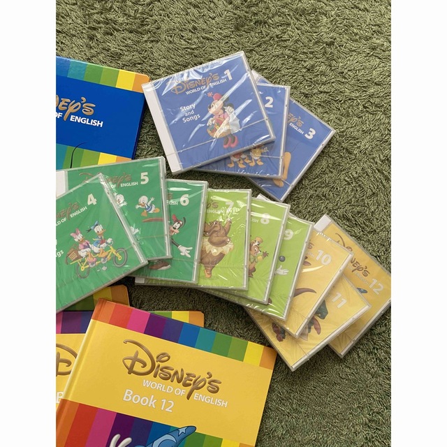 Disney(ディズニー)のDWE メインプログラム 絵本 CD セット 2015年 正規購入 キッズ/ベビー/マタニティのおもちゃ(知育玩具)の商品写真