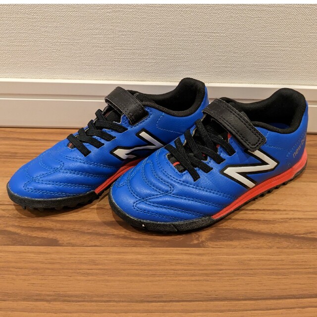 New Balance(ニューバランス)のニューバランス サッカーシューズ 18.5 スポーツ/アウトドアのサッカー/フットサル(シューズ)の商品写真