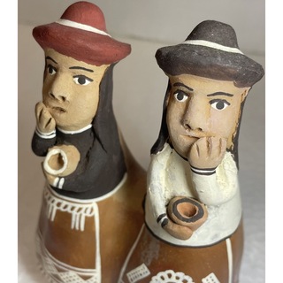 【人形】陶芸品 二人の女性 置物 〈雑貨 陶器 民芸品 オブジェ〉(置物)