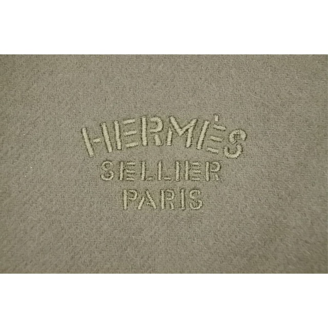 Hermes(エルメス)のHERMES エルメス マフラー ストール リバーシブル ブランドロゴ ワンポイント カシミヤ ブルー カーキ 美品 中古 46227 レディースのファッション小物(ストール/パシュミナ)の商品写真