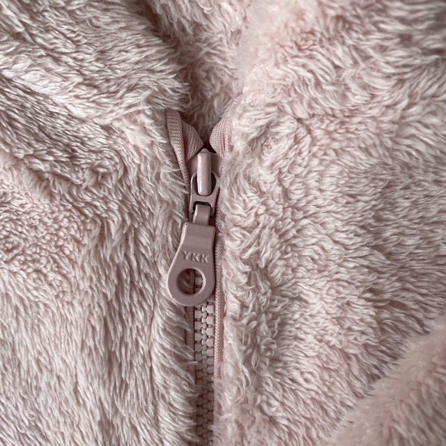 UNIQLO(ユニクロ)のUNIQLOフリース90 ピンク キッズ/ベビー/マタニティのキッズ服女の子用(90cm~)(ジャケット/上着)の商品写真