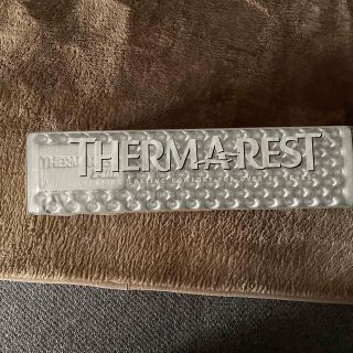 サーマレスト(THERMAREST)のTHERMARESTサーマレストZライト ソルレギュラー 専用スタッフサック付)(寝袋/寝具)