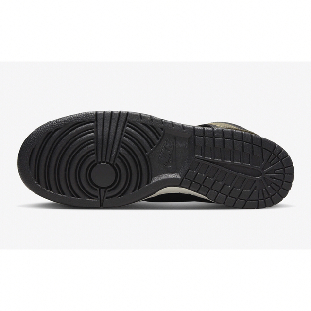 NIKE(ナイキ)のPawnshop × Nike SB Dunk High "Black" メンズの靴/シューズ(スニーカー)の商品写真