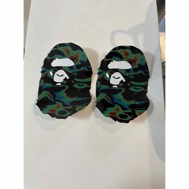 A BATHING APE(アベイシングエイプ)の非売品☆A BATHING APE ステッカー 2枚セット メンズのファッション小物(その他)の商品写真