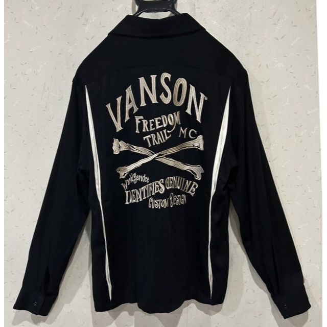 VANSON(バンソン)の＊vanson レーヨン クロスボーン 刺繍 長袖 オープンカラーシャツ M メンズのトップス(シャツ)の商品写真