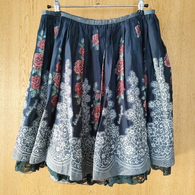 Lois CRAYON - 美品 Lois CRAYON 薔薇柄 ジャガードスカートの通販 by