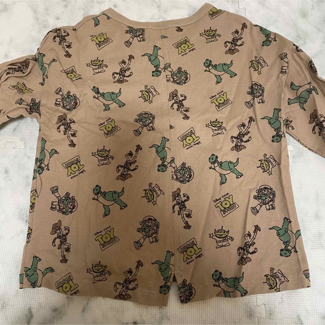 Disney(ディズニー)の子ども服 ディズニー ロンT キッズ/ベビー/マタニティのキッズ服男の子用(90cm~)(Tシャツ/カットソー)の商品写真