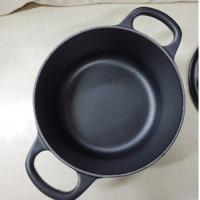 LE CREUSET(ルクルーゼ)の（パンパン様専用）ル・クルーゼココット・ロンド 14cm インテリア/住まい/日用品のキッチン/食器(鍋/フライパン)の商品写真