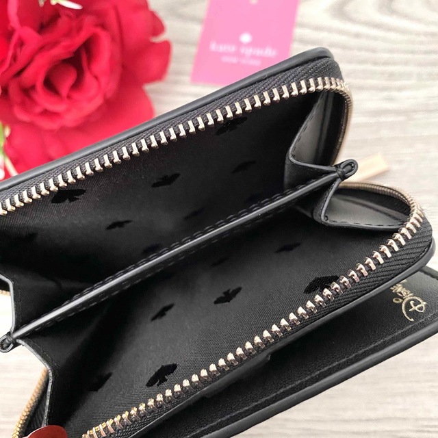 開閉方法《新品》kate spade ブラック ダルメシアン レザー 折り財布