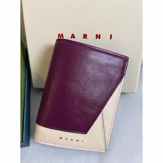 Marni(マルニ)の【MARNI】BILLFOLD W/COINPURSE 新品　未使用 レディースのファッション小物(財布)の商品写真