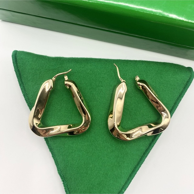 大人女性の Veneta Bottega - フープピアス VENETA☆トライアングル