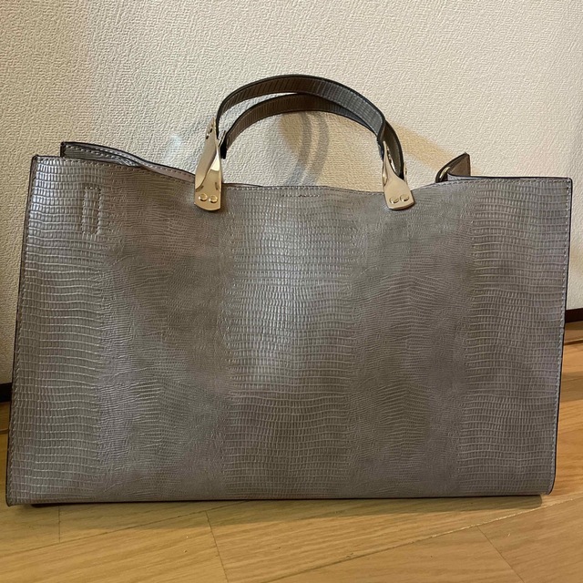 新品未使用 ZARA グレージュ ポーチ付きトートバック♡