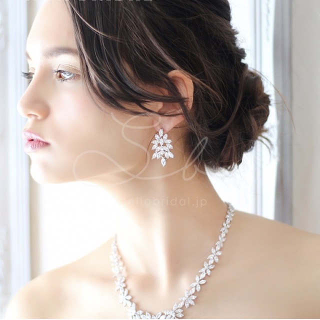 一度使用のみ⭐︎STELLA BRIDALイヤリング約¥5000相当 レディースのアクセサリー(イヤリング)の商品写真