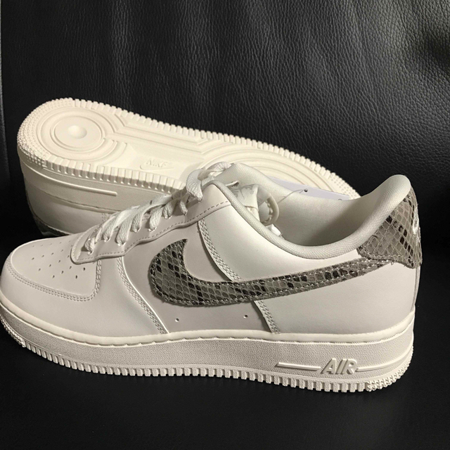 夏セール開催中 早いもの勝ち‼️NIKE AIR FORCE 1 ✨ヘビ柄✨W