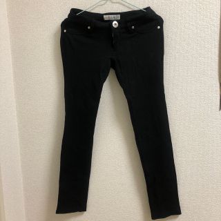 ゲス(GUESS)のGUESSストレッチパンツ黒(スキニーパンツ)