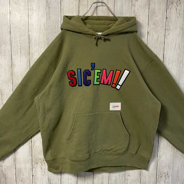 Supreme(シュプリーム)のSupreme®/WTAPS® Sic’em Hooded Sweatshirt メンズのトップス(パーカー)の商品写真