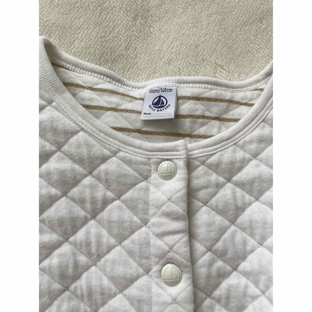 PETIT BATEAU(プチバトー)のプチバトー　キルティングカーディガン  140 白 キッズ/ベビー/マタニティのキッズ服女の子用(90cm~)(カーディガン)の商品写真