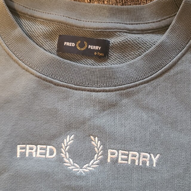 FRED PERRY - フレッドペリー キッズトレーナー(6～7Y)の通販 by ハナ ...