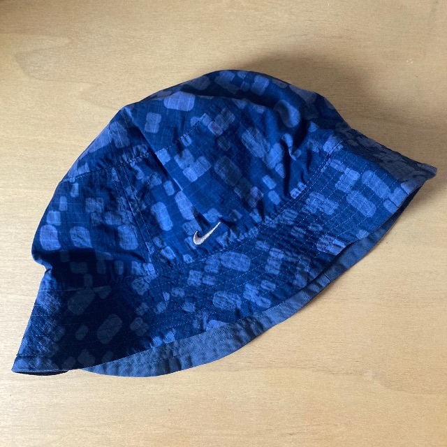 NIKE(ナイキ)の'90s〜'00s NIKE reversible bucket hat  メンズの帽子(キャップ)の商品写真