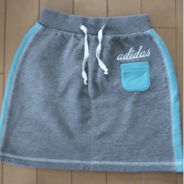 adidas(アディダス)のアディダス  スカート  110㎝ キッズ/ベビー/マタニティのキッズ服女の子用(90cm~)(スカート)の商品写真