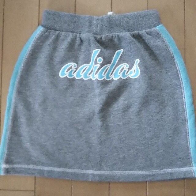 adidas(アディダス)のアディダス  スカート  110㎝ キッズ/ベビー/マタニティのキッズ服女の子用(90cm~)(スカート)の商品写真