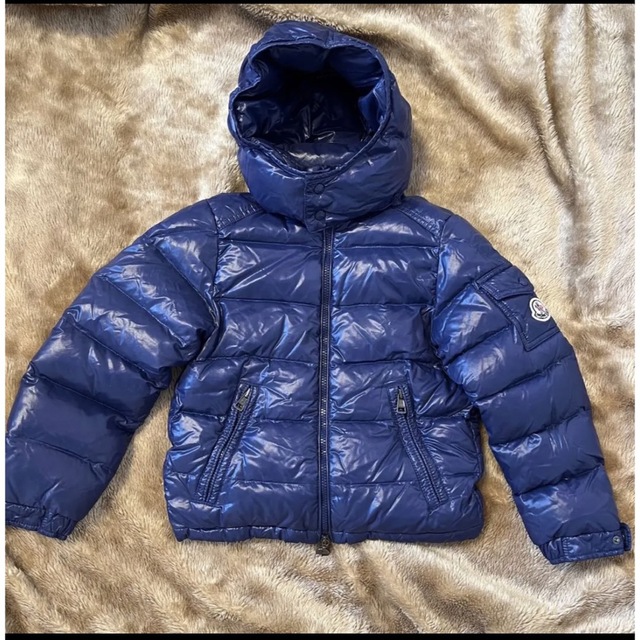 MONCLER(モンクレール)の美品　モンクレール ダウンジャケット　128cm キッズ/ベビー/マタニティのキッズ服男の子用(90cm~)(ジャケット/上着)の商品写真