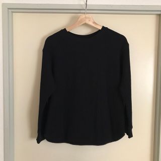 ユニクロ(UNIQLO)のユニクロ　ワッフルクルーネックT ブラック　長袖 (カットソー(長袖/七分))