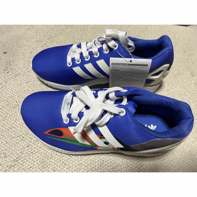 新品未使用アディダススニーカー　adidasスニーカー　鳥オオハシ オウム