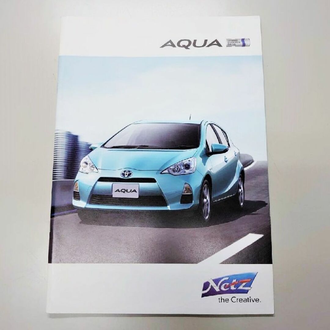 トヨタ(トヨタ)のカタログ　トヨタ　アクア（TOYOTA　AQUA）　2011.12 自動車/バイクの自動車(カタログ/マニュアル)の商品写真