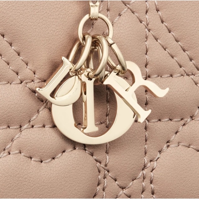 Christian Dior(クリスチャンディオール)の新品 国内完売品 LADY DIOR スモール ジップコインケース ハート レディースのファッション小物(コインケース)の商品写真