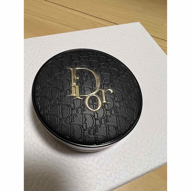 Dior(ディオール)のDior クッションファンデ　ケース コスメ/美容のベースメイク/化粧品(ファンデーション)の商品写真