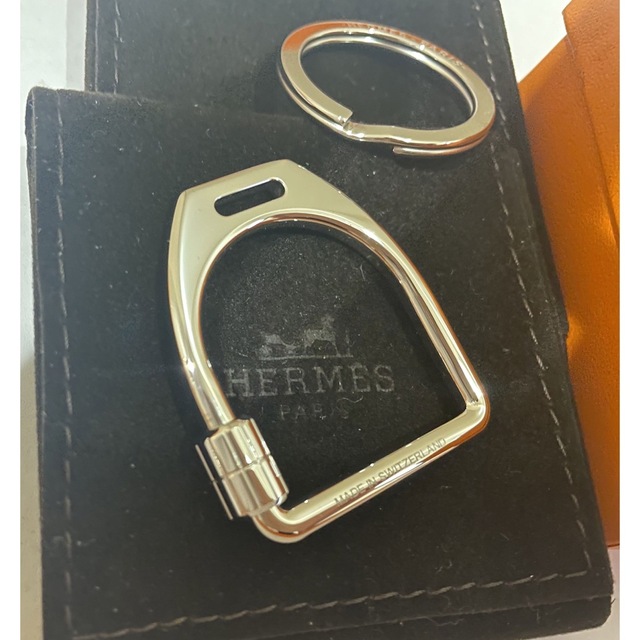 Hermes(エルメス)の新品未使用　HERMES エルメス　キーリング エトリエ キーホルダー メンズのファッション小物(キーホルダー)の商品写真