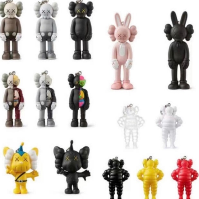 専用KAWS TOKYO FIRST キーホルダー  15種キーホルダー