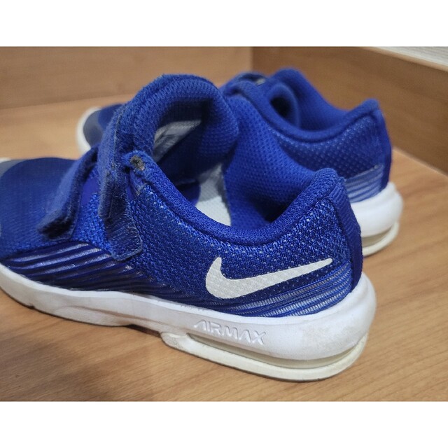 NIKE(ナイキ)のNIKE ナイキ  AIRMAX キッズスニーカー キッズ/ベビー/マタニティのキッズ靴/シューズ(15cm~)(スニーカー)の商品写真