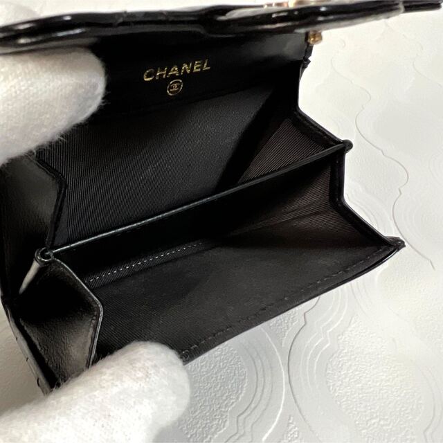 CHANEL(シャネル)の正規品 美品❣️CHANEシャネル マトラッセ エナメル コインケース 名刺入れ レディースのファッション小物(コインケース)の商品写真