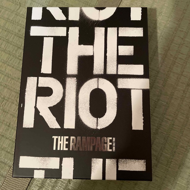 THE RAMPAGE(ザランページ)のTHE RAMPAGE THE RIOT CD &DVD エンタメ/ホビーのDVD/ブルーレイ(ミュージック)の商品写真