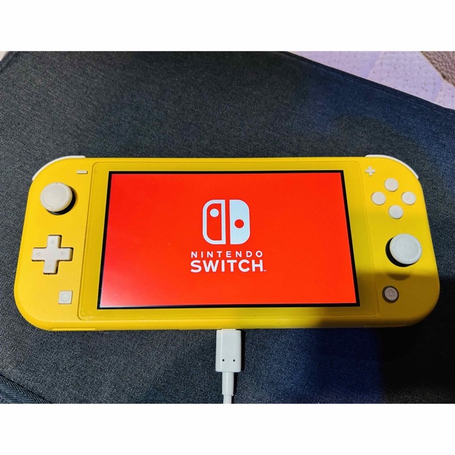 Nintendo SWITCH ライト （イエロー）【保護フィルム貼付】