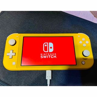 ニンテンドースイッチ(Nintendo Switch)のNintendo SWITCH ライト （イエロー）【保護フィルム貼付】(携帯用ゲーム機本体)