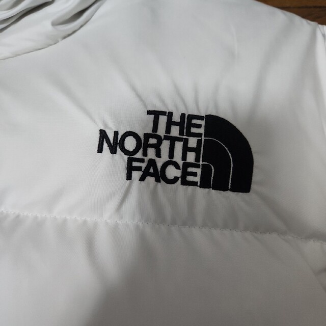 THE NORTH FACE(ザノースフェイス)のノースフェイス⭐ホワイト⭐ダウン⭐600⭐希少 レディースのジャケット/アウター(ダウンジャケット)の商品写真