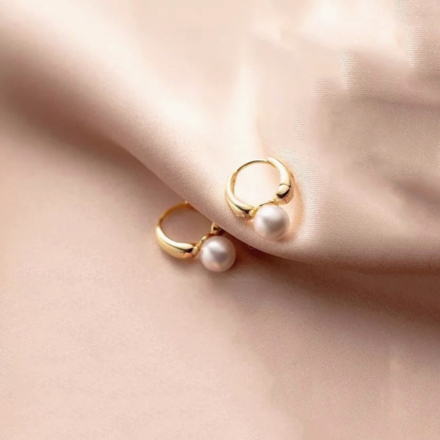 DEUXIEME CLASSE(ドゥーズィエムクラス)のdainty pearl hoop pierce 18k coating レディースのアクセサリー(ピアス)の商品写真