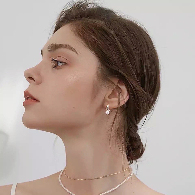 DEUXIEME CLASSE(ドゥーズィエムクラス)のdainty pearl hoop pierce 18k coating レディースのアクセサリー(ピアス)の商品写真