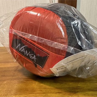 ナンガ(NANGA)の新品 ナンガ オーロラライト 450dx レッド レギュラー(寝袋/寝具)
