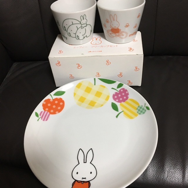 miffy(ミッフィー)のミッフィフリーカップセット&ミッフィお皿 インテリア/住まい/日用品のキッチン/食器(食器)の商品写真