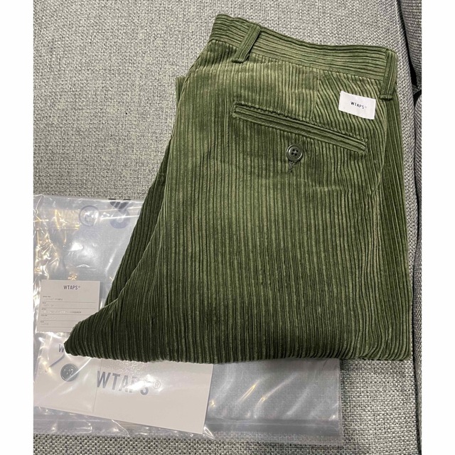 W)taps(ダブルタップス)のWTAPS TUCK 02 TROUSERS CORDUROY OLIVE メンズのパンツ(その他)の商品写真