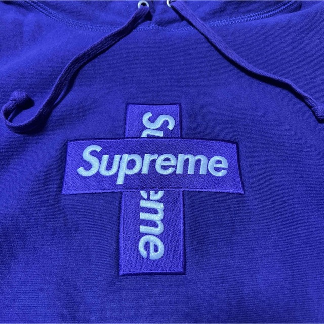 Supreme(シュプリーム)のSupreme Cross Box Logo Hooded Sweatshirt メンズのトップス(パーカー)の商品写真