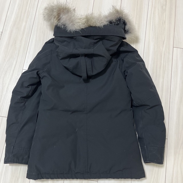 CANADA GOOSE(カナダグース)の値下　カナダグース　シャーロット黒　Sサイズ美品 レディースのジャケット/アウター(ダウンジャケット)の商品写真