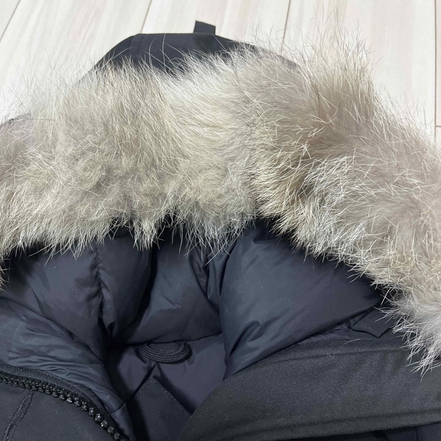 CANADA GOOSE(カナダグース)の値下　カナダグース　シャーロット黒　Sサイズ美品 レディースのジャケット/アウター(ダウンジャケット)の商品写真