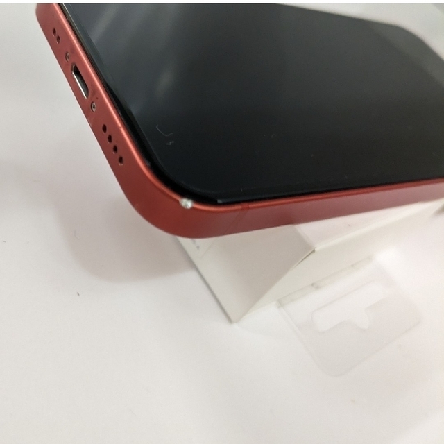 iPhone12mini　RED256GB（中古品·オプション付） スマホ/家電/カメラのスマートフォン/携帯電話(スマートフォン本体)の商品写真