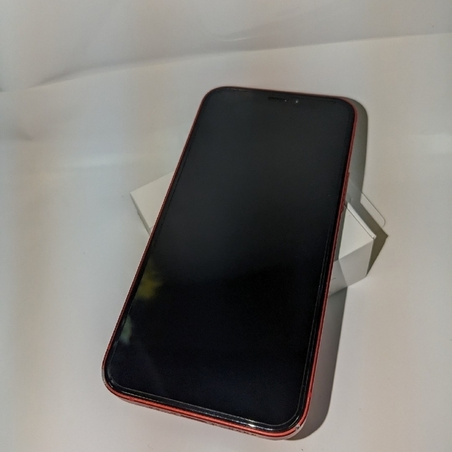 iPhone12mini　RED256GB（中古品·オプション付） スマホ/家電/カメラのスマートフォン/携帯電話(スマートフォン本体)の商品写真