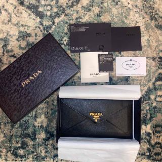 プラダ(PRADA)の【新品同様】PRADA プラダ レター型 サフィアーノ　レザー　長財布　黒(財布)